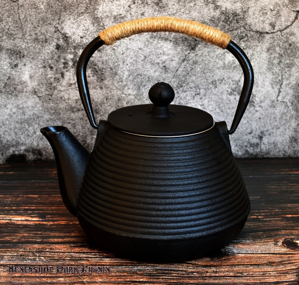 Hexenshop Dark Phönnix Tesubin gusseiserne Teekanne im japanischen Stil 1 Liter